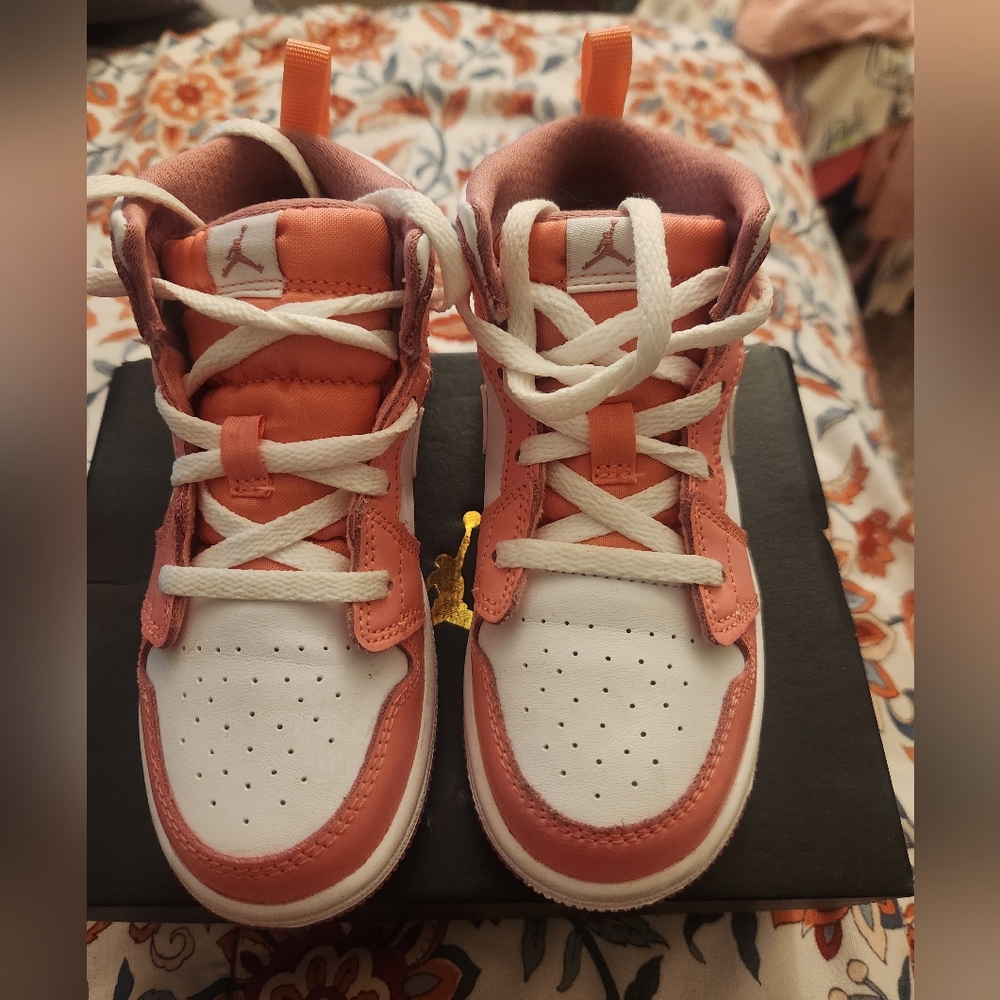 Mid Jordan 1